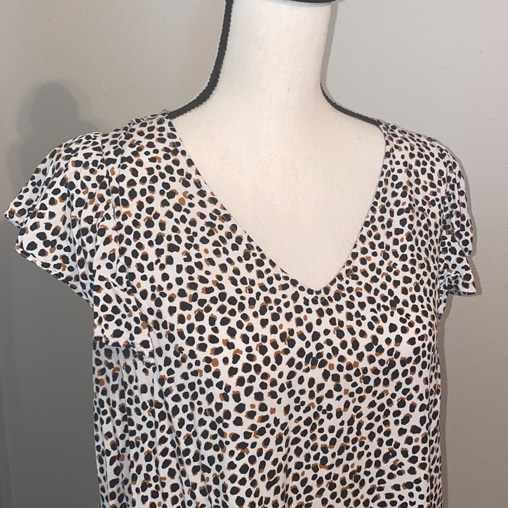 Medium leopard 🐆 top! - Picture 2 of 9